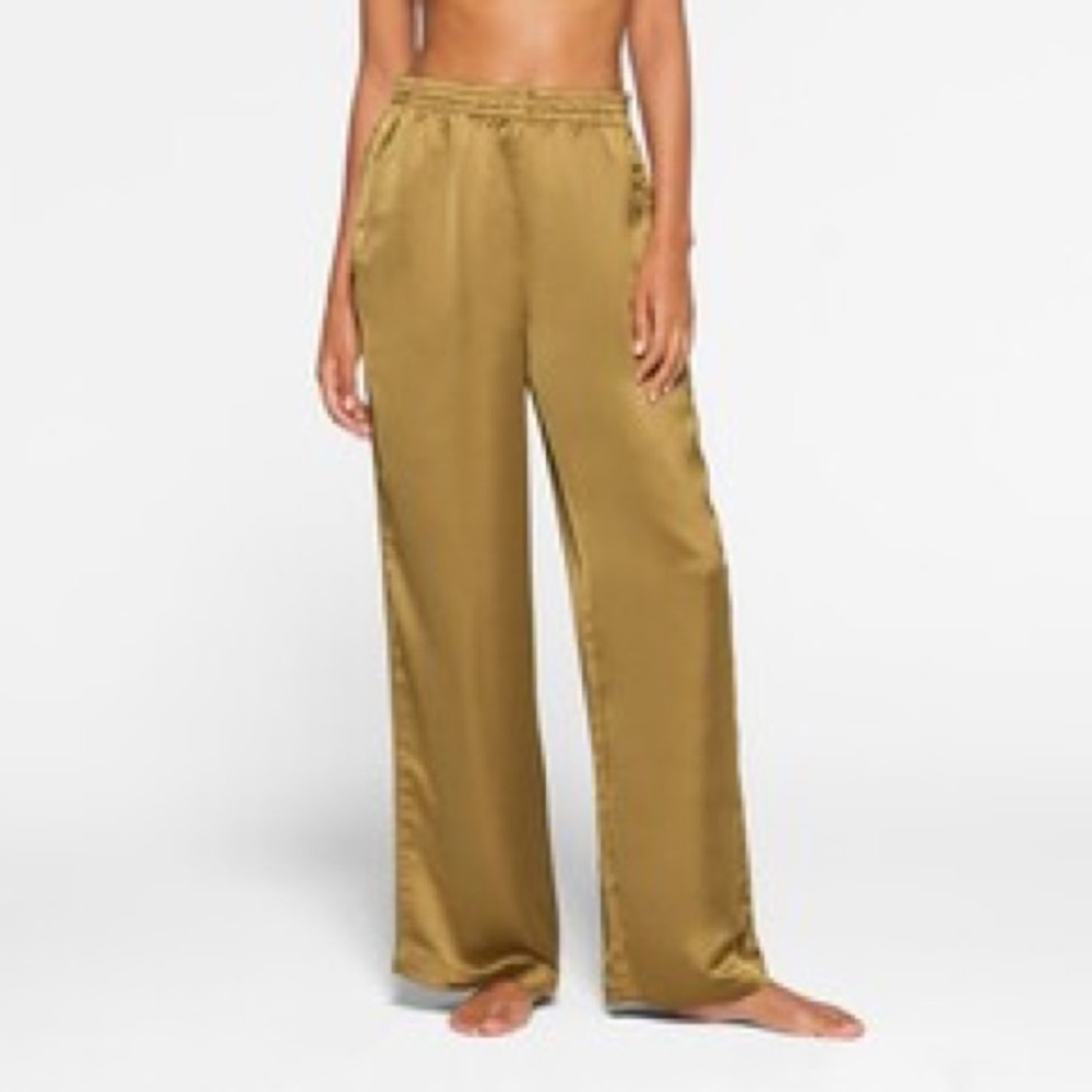 NWT SKIMS Sporty Satin Wide Leg Pants
